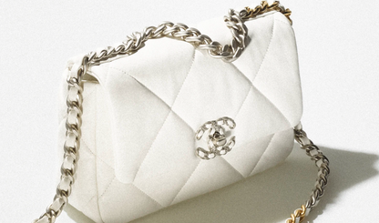 CHANEL 19 Handbag small white